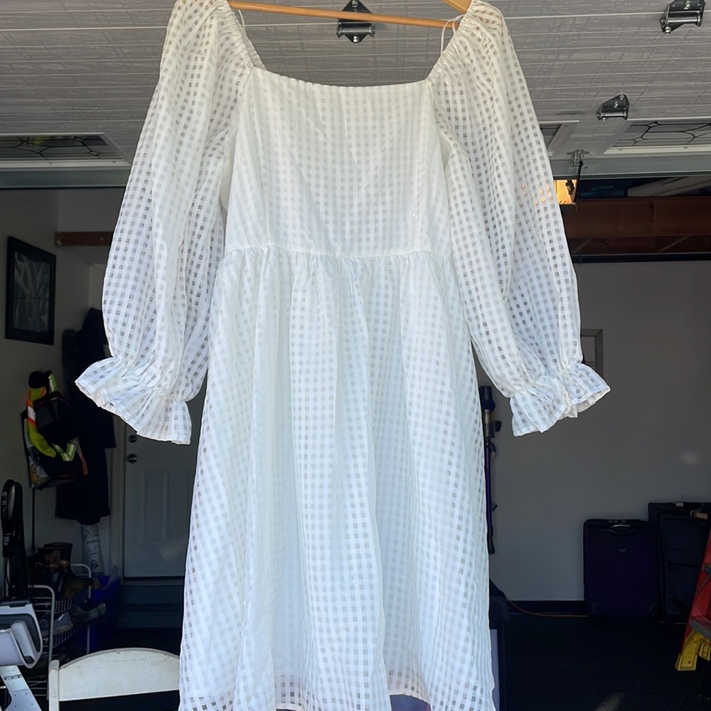White Chicsoul.com Xl dress perfect condition. Drop shoulder.